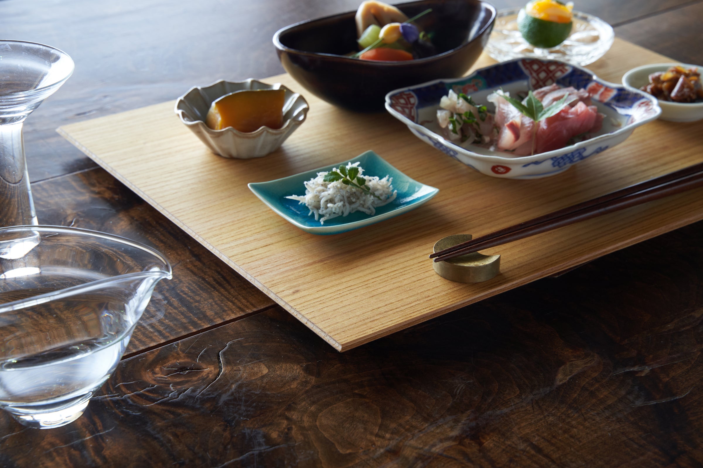 匙面折敷 長角｜国産ケヤキの上質な木製トレー・折敷｜料理を直接盛